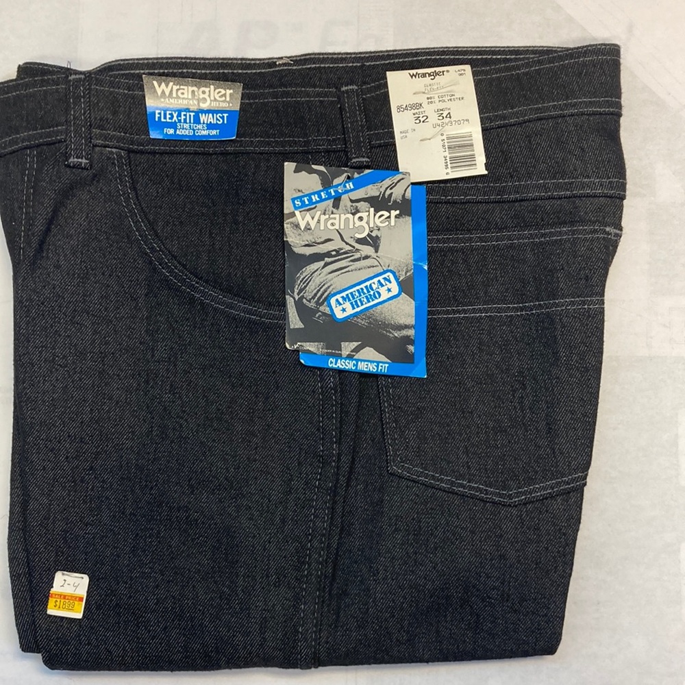 Men’s Wrangler Stretch Jeans. New with tags. Size 32x34. Black jeans.